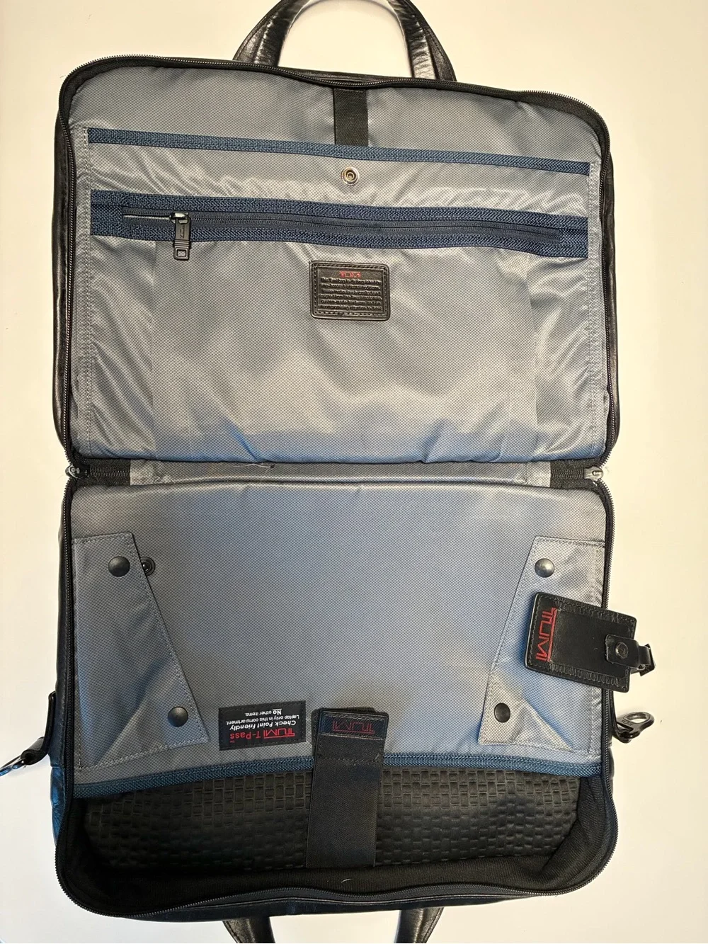 Tumi Alpha 2 Napa Leather Laptop Bag 96516D2 With Dust Bag and Shoulder Strap